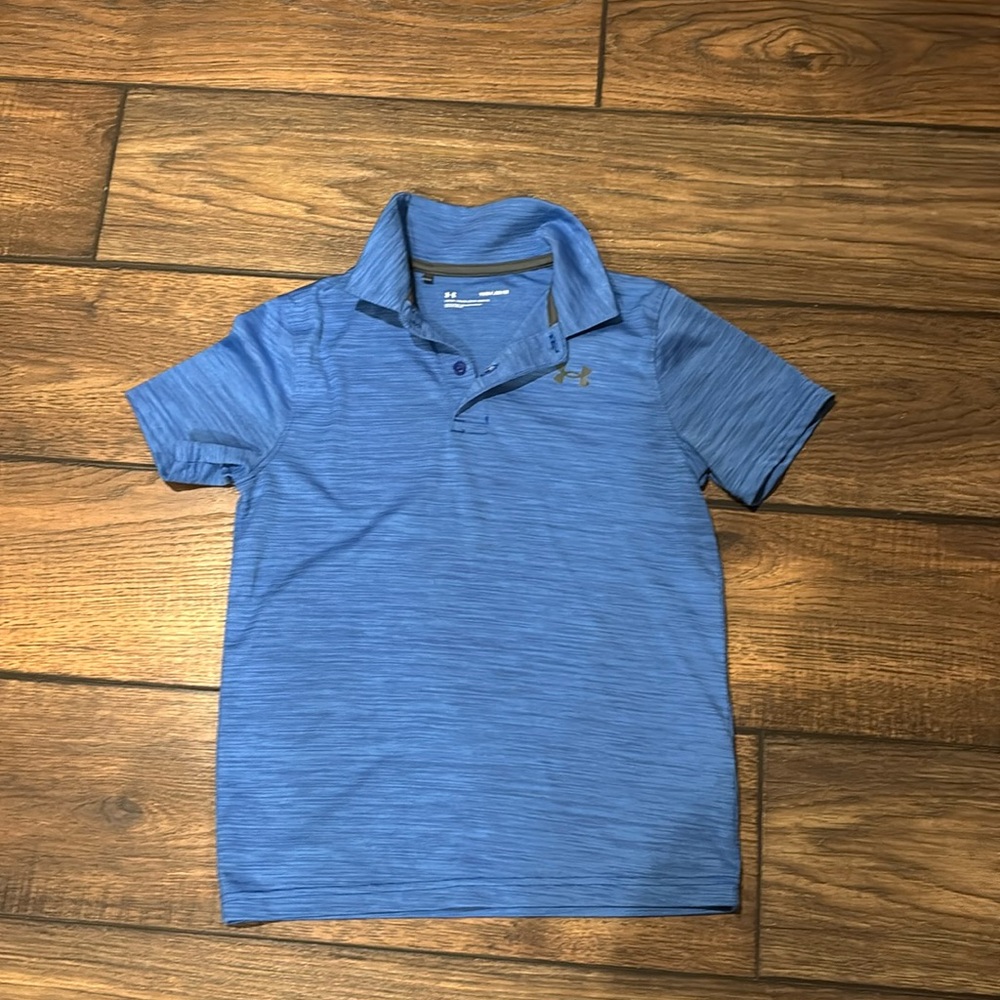 Under Armour YMD short sleeve shirt, like new condition